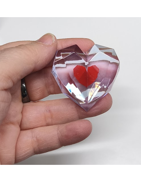 CORAZÓN VIDA EXTRA DE RESINA. 4 CM. HECHO A MANO